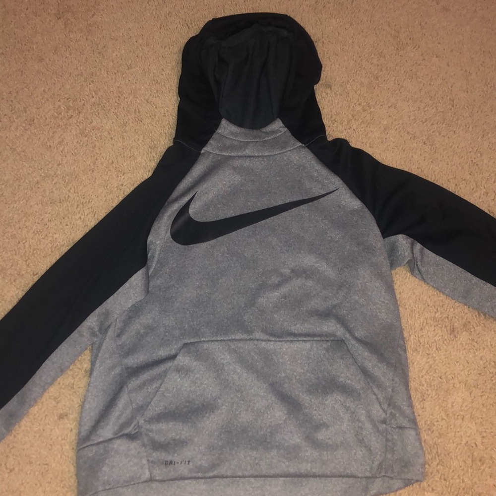 nike sweatshirt